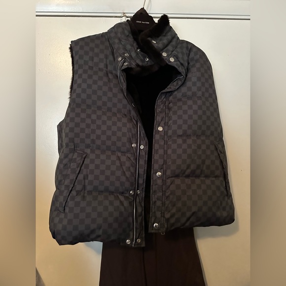 Louis Vuitton Damier Graphite Rabbit Fur Reversible Vest - Picture 8 of 15